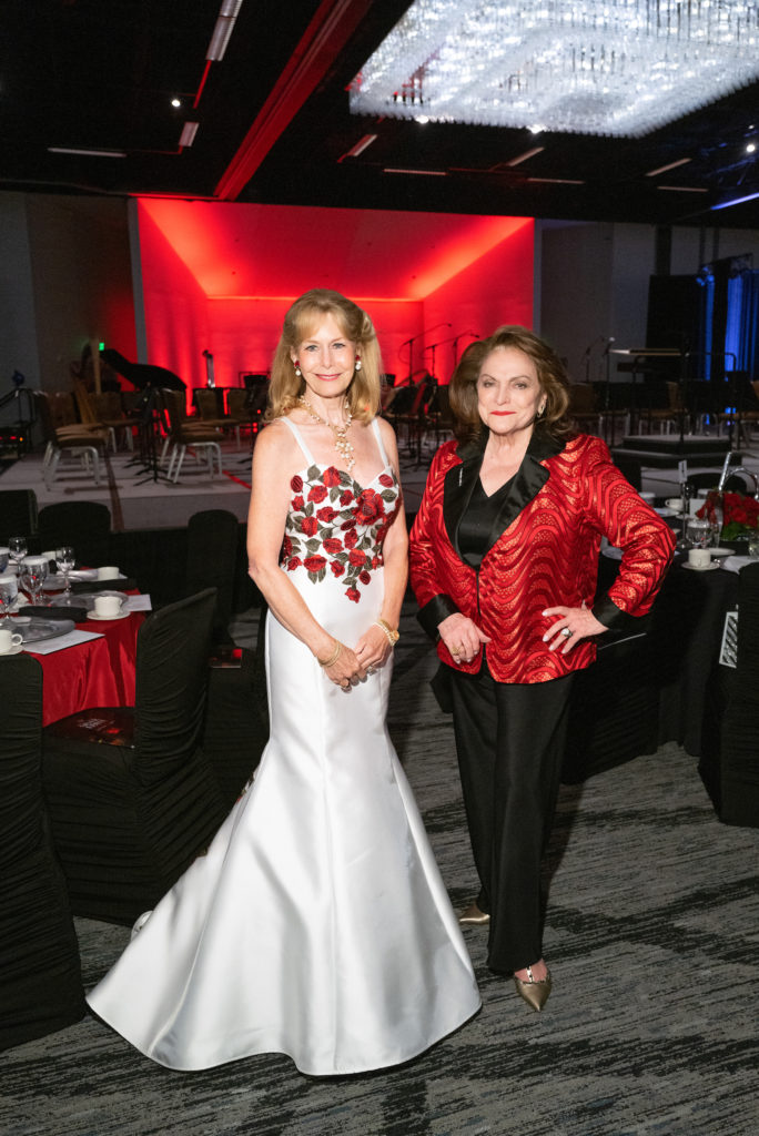 Gala chairs Cheryl Byington and Beth Wolff at the Virtuosi of Houston 25th anniversary gala. (Photo by Daniel Ortiz)