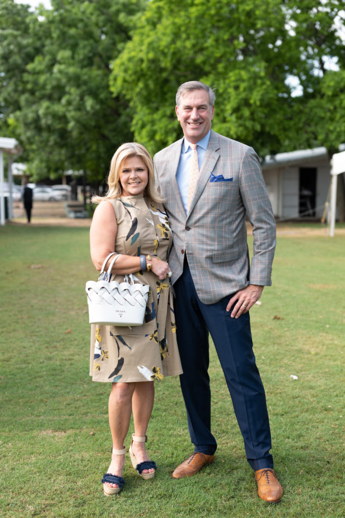 Kelli & John Weinzierl at the Bo's Place Hats, Hearts & Horseshoes benefit at Houston Polo Club. (Photo by Daniel Ortiz)