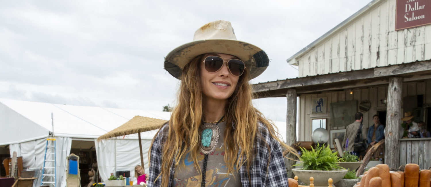 Kelly Wearstler shops Marburger Farm. (Photo by Jenny Antill Clifton)