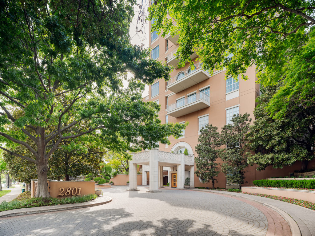 The leafy entrance to the Mansion Residences. (Photo by Sean Gallagher Photo)