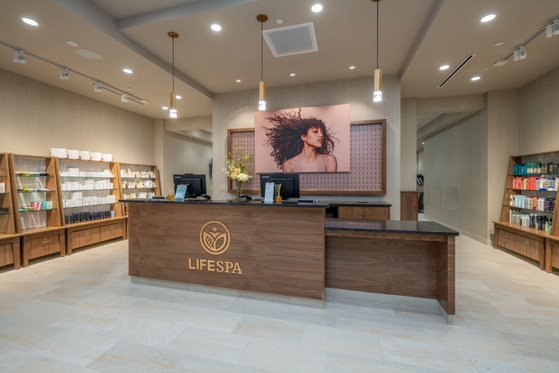 Life Spa and salon services include massage, hair cuts and color, facials and manicures.