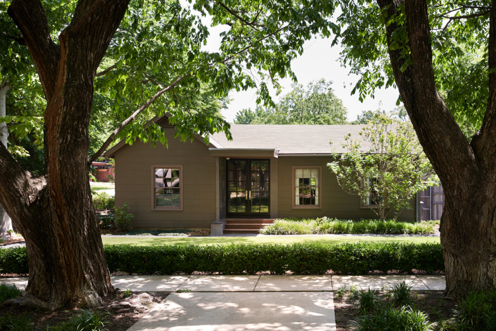 The architect's 1940s bungalow near White Rock Lake. (Photo by Pär Bengtsson)