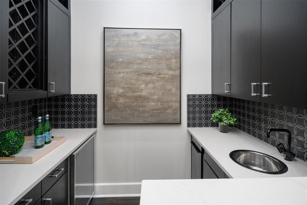 A well-equipped wet bar. 