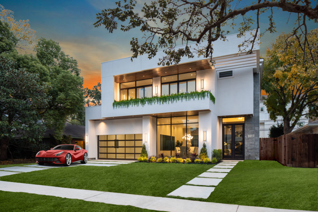 A magnificently modern new construction built by Timeline Construction Group sold by Bohnisch in 2021.