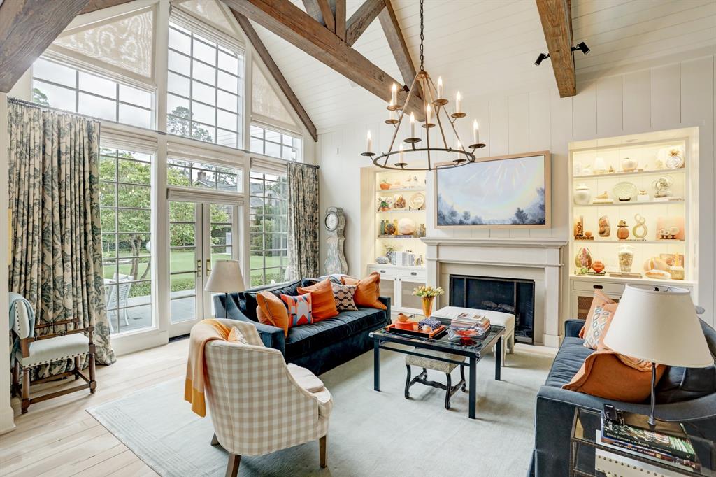 Built in 1952, the home at 3839 Inverness was originally designed by acclaimed architecture firm Staub Rather and revitalized by the quality craftsmanship of Costa Custom Homes with selections of Cathy Chapman.