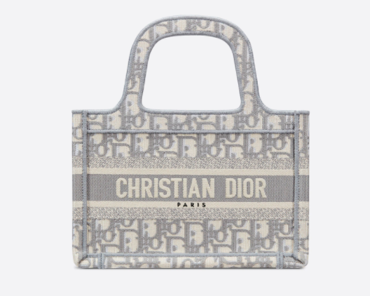 Discover The Savoir-Faire Of The Dior Book Tote In Raffia