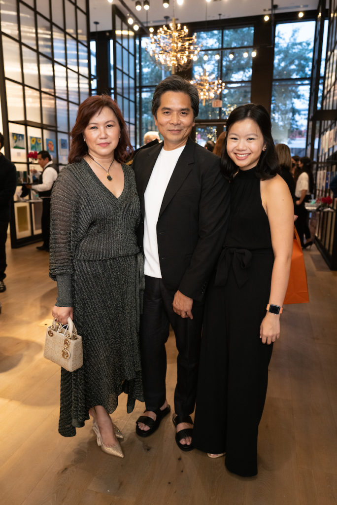 Tammy & Wayne Nguyen, Julia Nguyen (Photo by Daniel Ortiz)