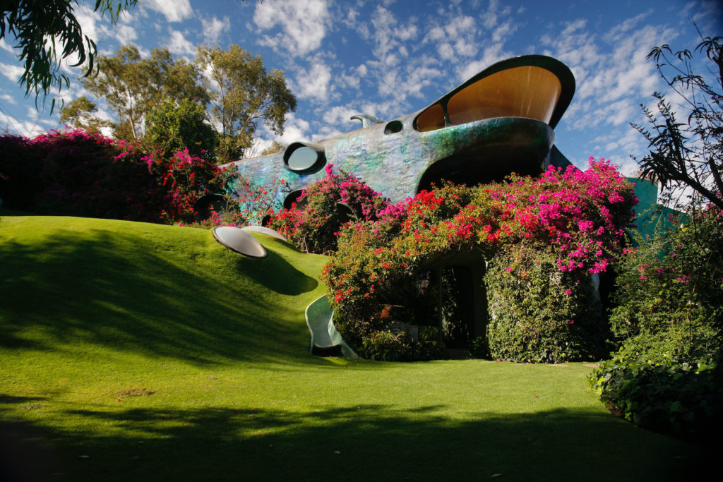 Javier Senosiain (Photo by Pia Riverola and Arquitectura Orgánica)