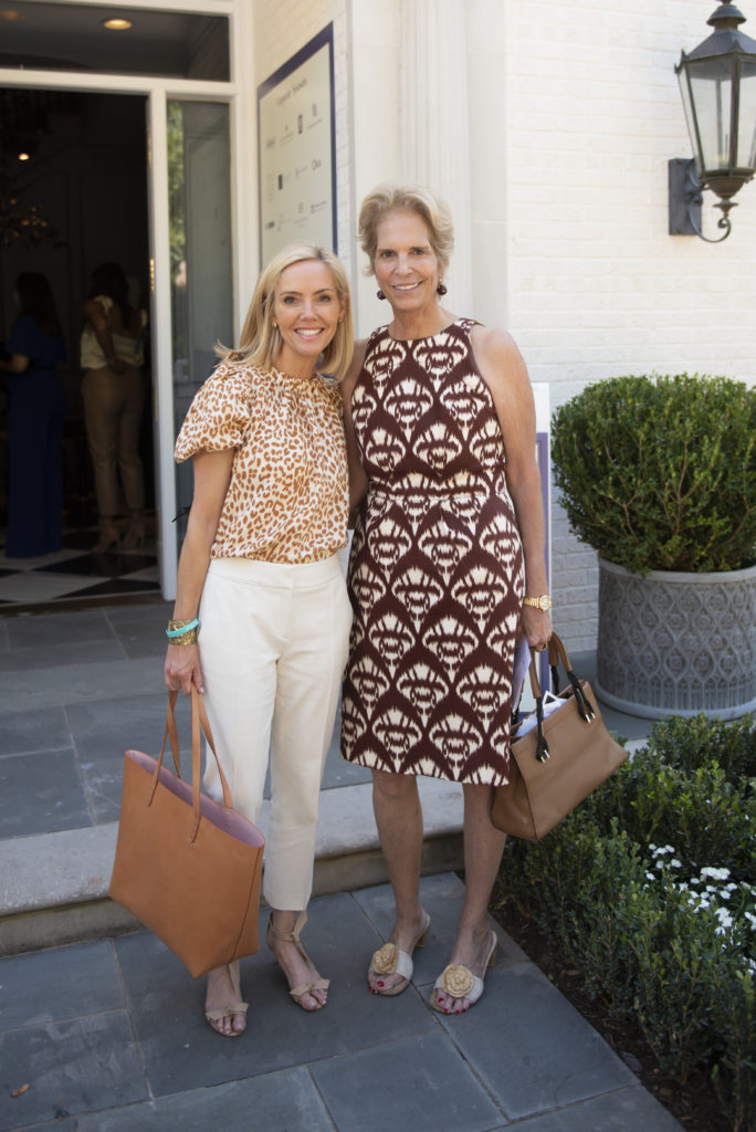 Ashley Hunt, Laura Hunt (Photo by Tamytha Cameron)