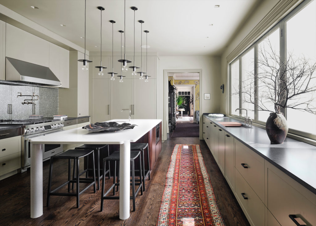 A Georgian-inspired kitchen by Studio 6F (Photo by Stephen Karlisch)