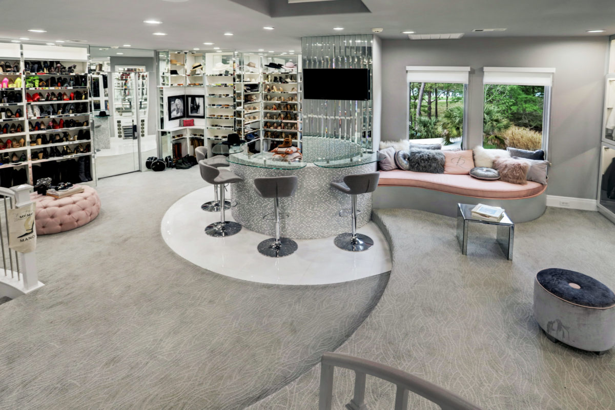 Secret Buyer Finally Scoops Up the World's Largest Closet Mansion — How