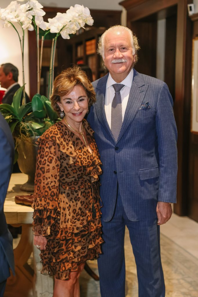 Mimi & Larry Levine at the Houston Children's Charity kickoff party at the home of Frances & Tony Buzbee. (Photo by Johnny Than, CatchLightGroup.com)