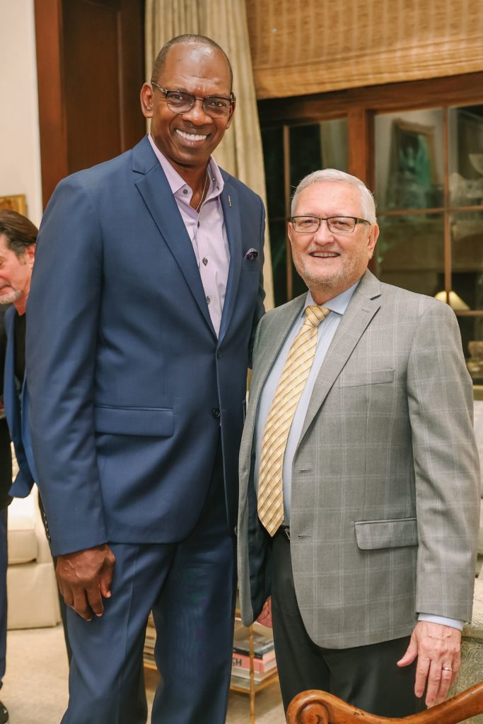 Morris Smith, Bob Ogle at the Houston Children's Charity kickoff party at the home of Frances & Tony Buzbee. (Photo by Johnny Than, CatchLightGroup.com)