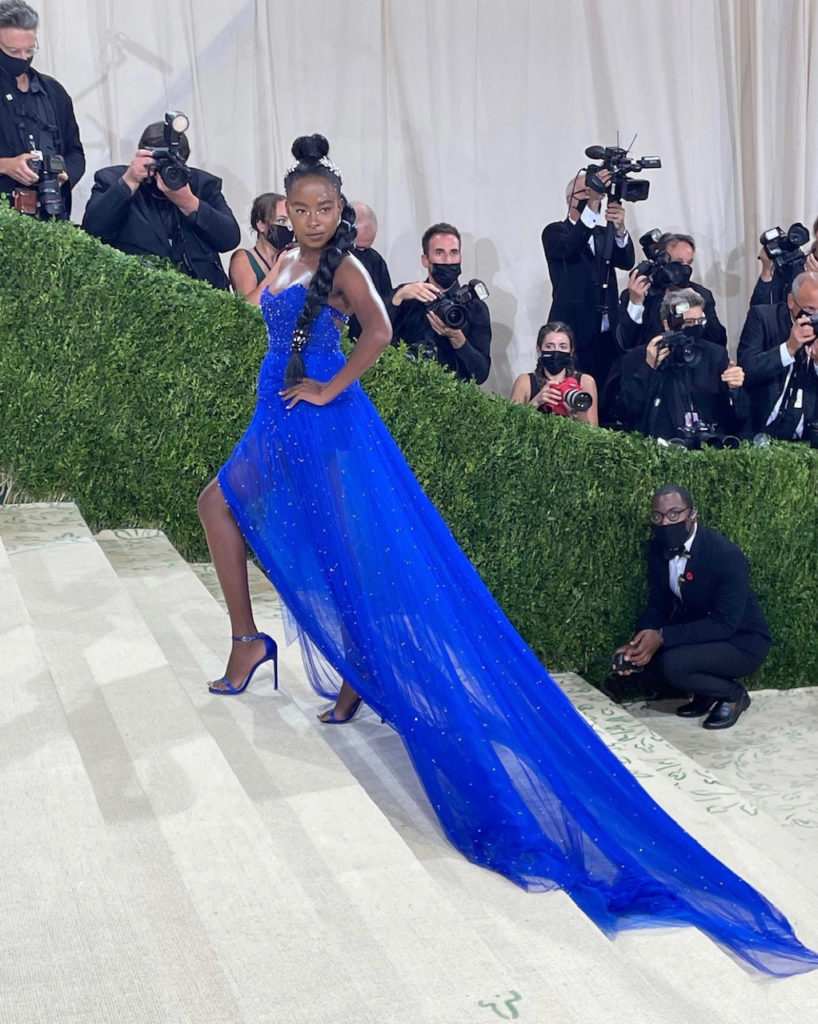 Amanda Gorman wearsa Statue of Liberty-inspired Vera Wang gown. (Instagram: @metmuseum)