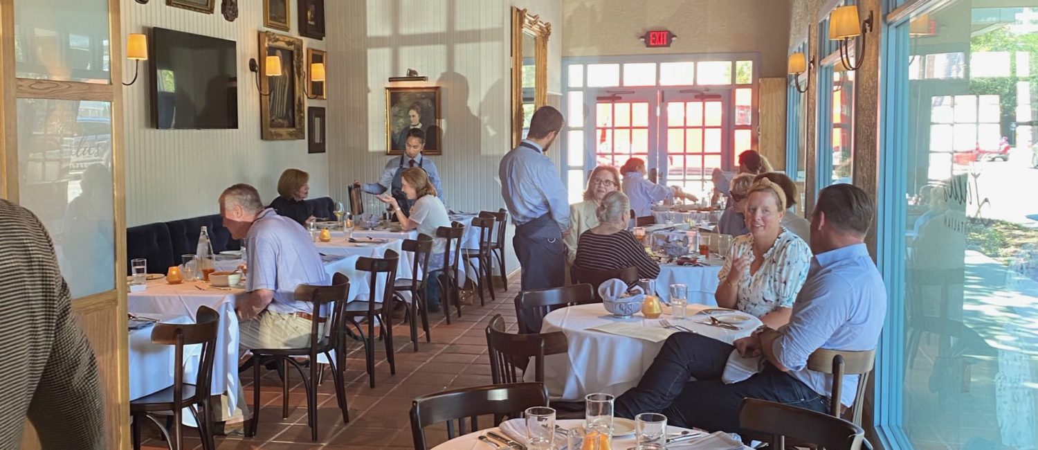 Lulu’s River Oaks delivers a similar ambience to that of its elder sibling Lulu’s Round Top.