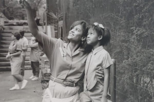 Junior League of Dallas volunteer at the Dallas Zoo (1993)