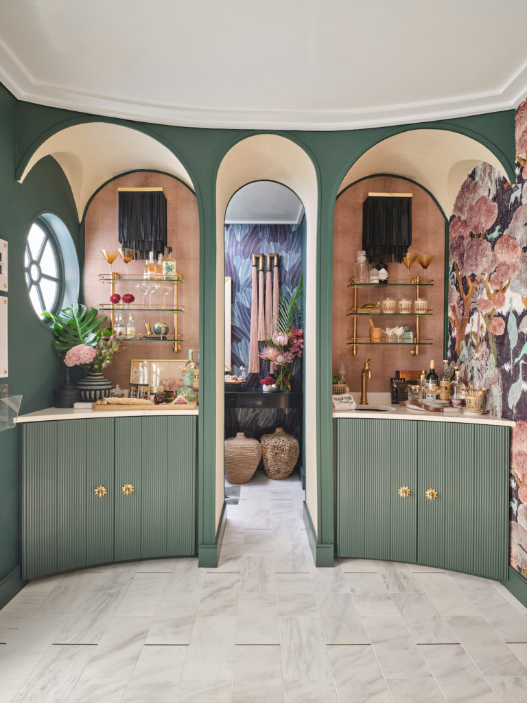 A poolside hideaway by Traci Connell Interiors (Photo by Stephen Karlisch)