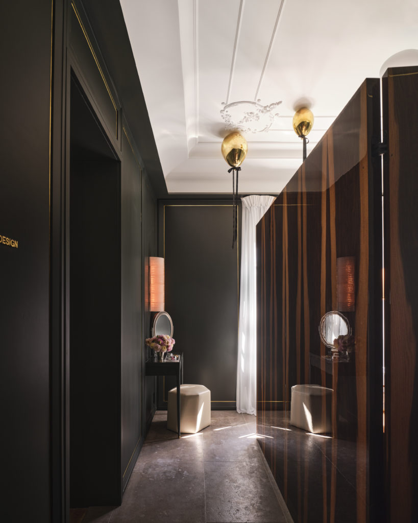 A soothing master bathroom by Brant McFarlain. (Photo by Stephen Karlisch)