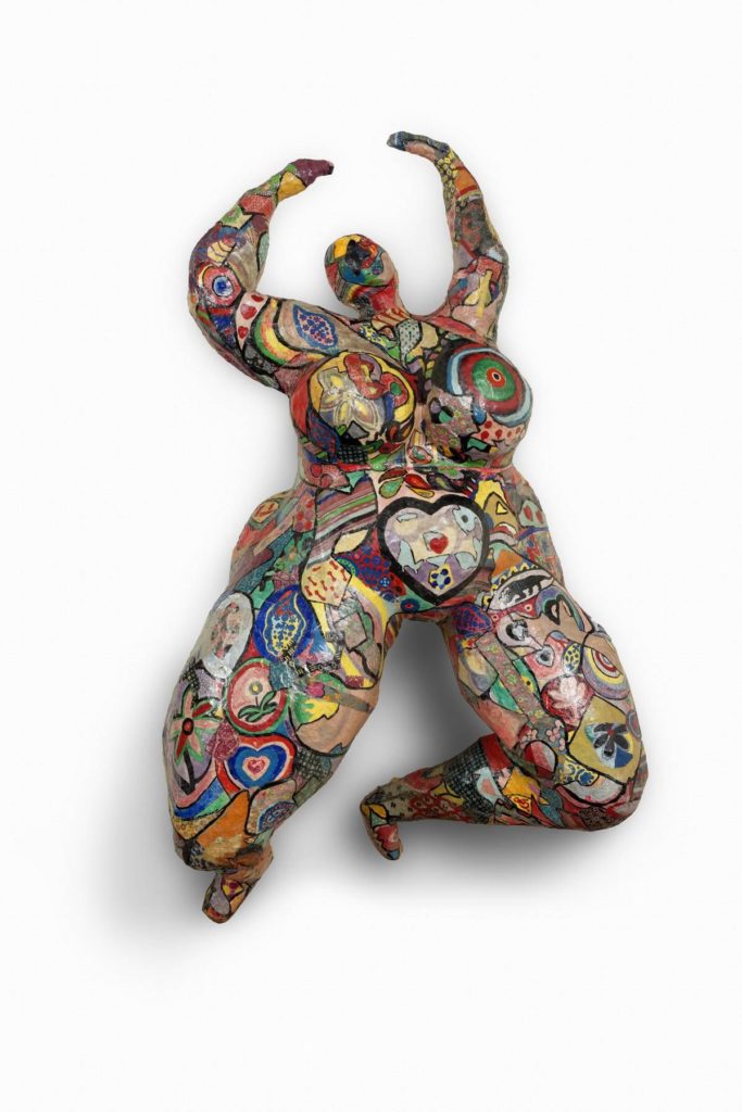 Niki de Saint Phalle, Lili or Tony, 1965. Painted polyester resin, fabric, wire mesh, and collage, 81 1/8 × 51 3/16 × 51 3/16 in. (206 × 130 × 130 cm, 250 kg). Dragonfly Collection / Garance Primat. © Niki Charitable Art Foundation. All rights reserved. Photo: © Aurélien Mole