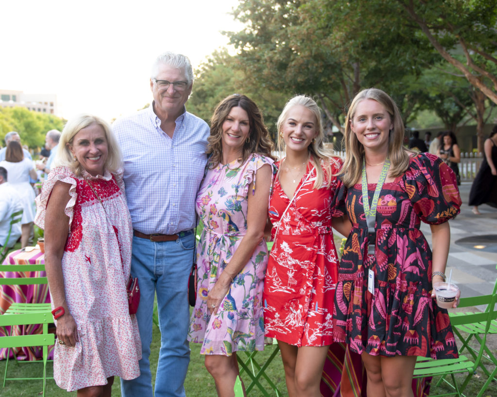 Penny Reid, Tom Nolan, Jennifer Neuhoff, Lizzie Neuhoff, Sydney Helbing (Photo by Tamytha Cameron)