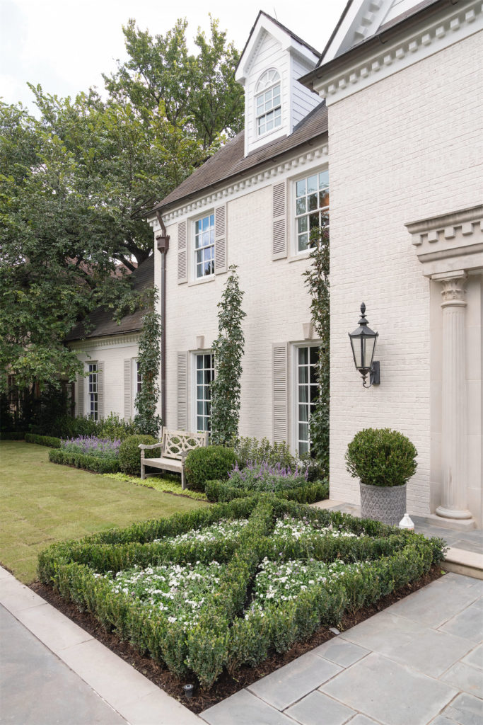 Front courtyard landscaping by From the Ground Up (Photo by Stephen Karlisch)