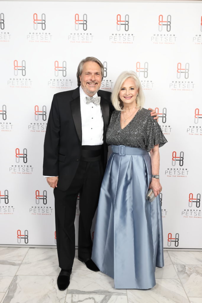 Tom & Elizabeth Netting at the PetSet Fierce & Fabulous Soirée at the Post Oak Hotel. (Photo by Quy Tran)