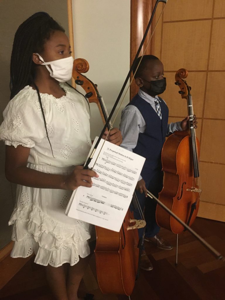 The DSOL Fashion Notes Luncheon benefits Young Strings.