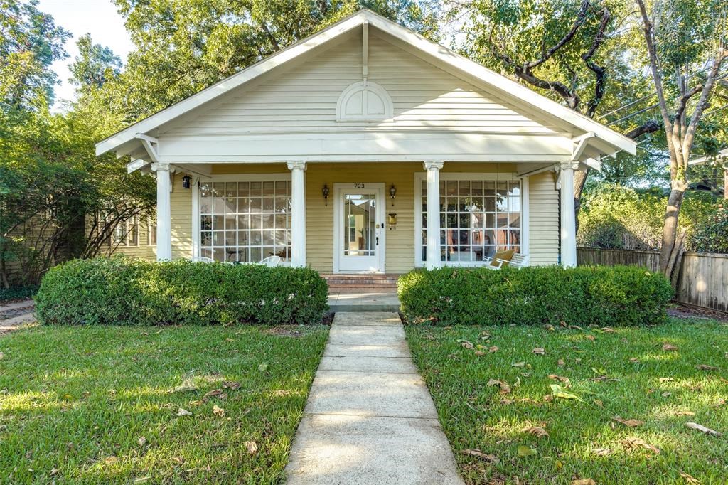 723 Dumont Street in Old East Dallas