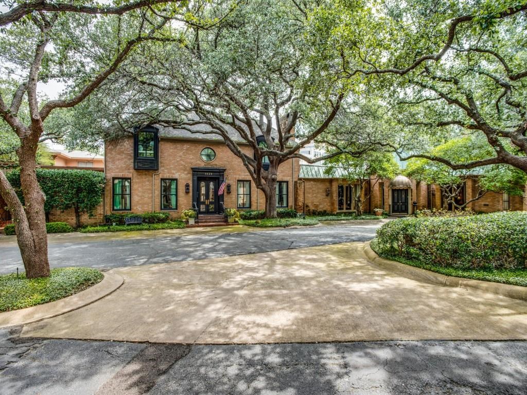 8828 McCraw Drive in Devonshire