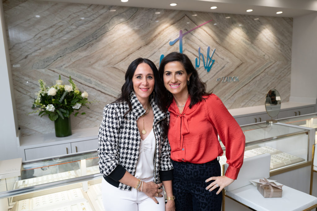 Amy Zadok, Lisa Zadok (Photo by Daniel Ortiz)