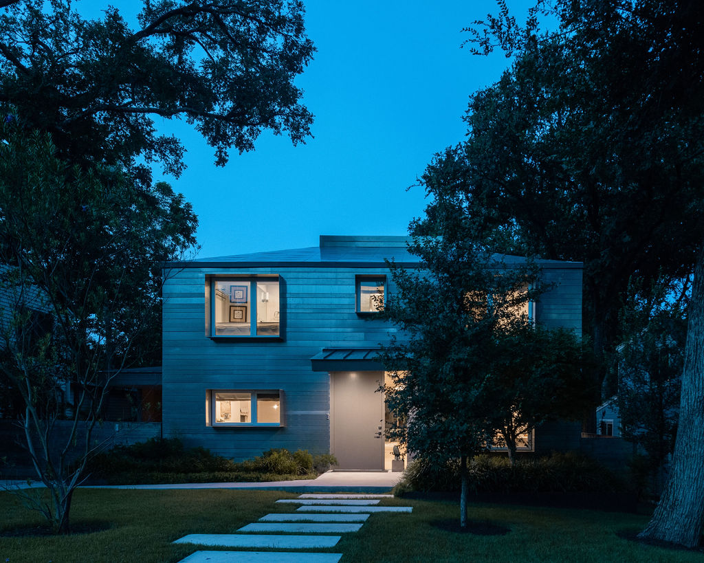 A Clearview residence offers energy-efficiency and hidden gardens. (Photo by Tobin Davies Photography)