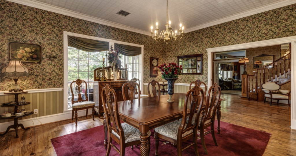 A dining room fit for a queen.
