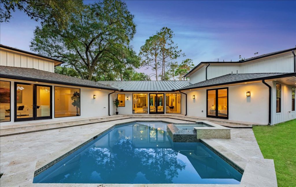 30 Hedwig Circle is made for entertaining and connecting with nature.