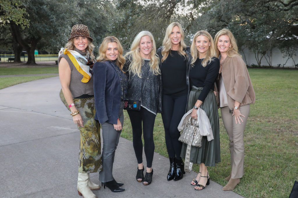 Amy Murchison, Carolyn Tanner, Kara Vidal, Cindy Bollhorn, Stephanie Cockrell, Pepper Edens at The Clubs of Houston Oaks Holiday Market (Photo by Priscilla Dickson)