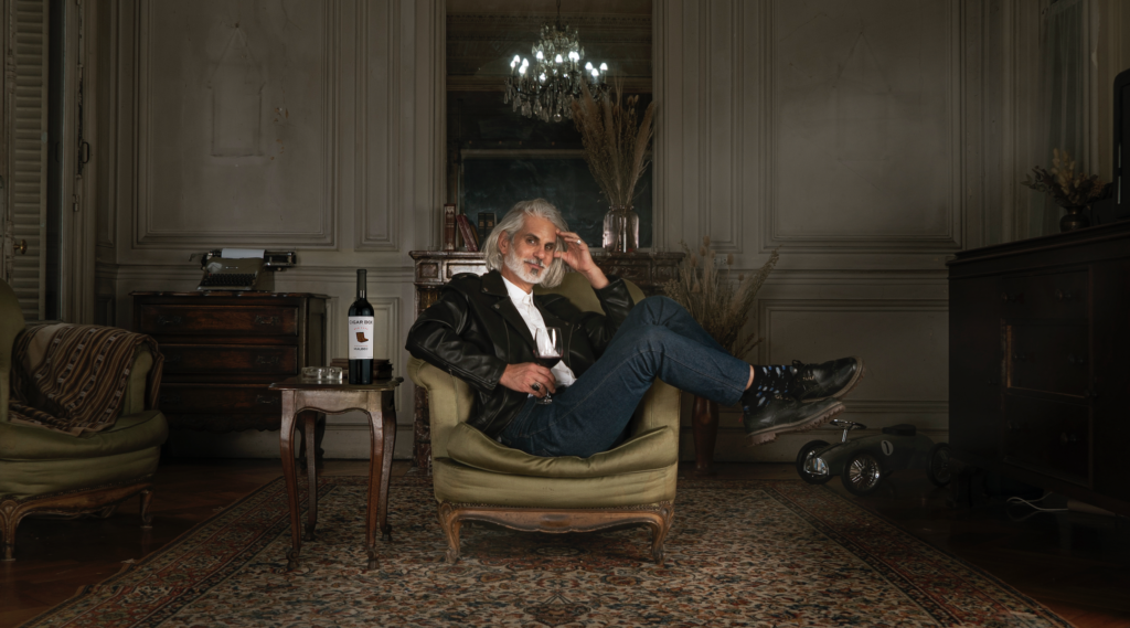 Cigar Box Wines relies on South American estate-owned vineyards.