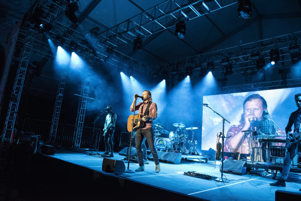 Country music star Dierks Bentley was one of the event's headliners (Photo by Tamytha Cameron   )