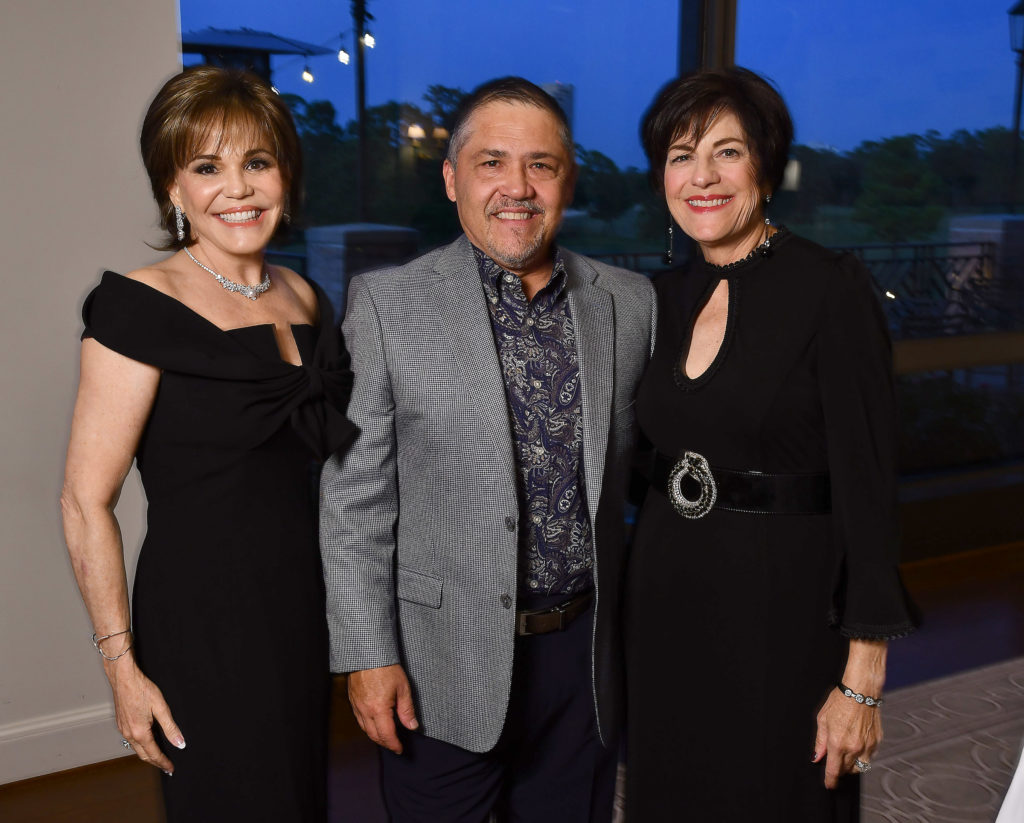 Hallie Vanderhider, Bruce Padilla, Ellie Francisco at the Touchdown for TEACH dinner held at River Oaks Country Club. (Photo by Dave Rossman)