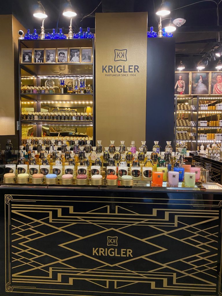 Ben Krigler, an architect by training, takes great pleasure in designing each of the perfume boutiques with a reference to Art Deco decor.