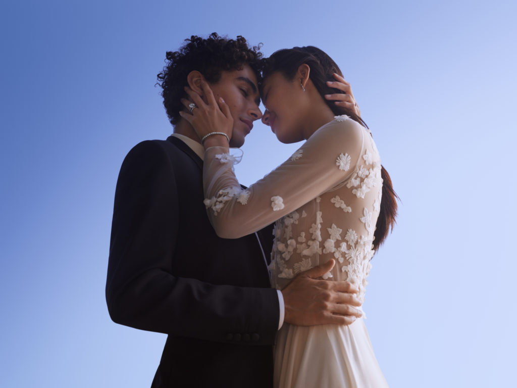 De Beers celebrates love with timeless diamonds.
