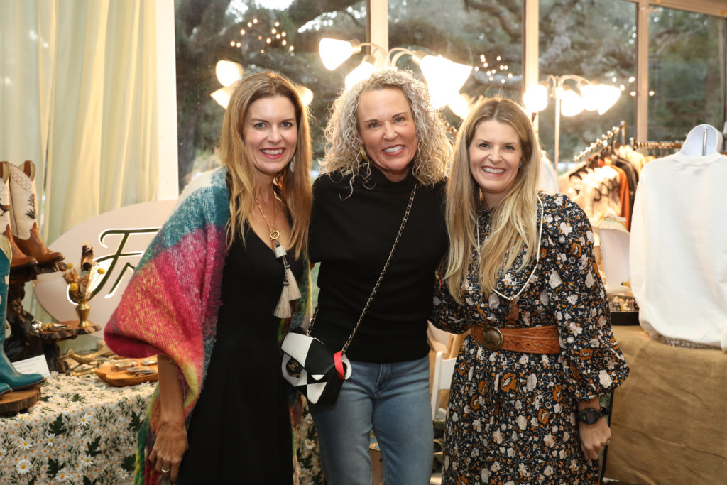 Margaret Walker, Kendall Kobza, Sarah Caruth at The Clubs of Houston Oaks Holiday Market (Photo by Priscilla Dickson)