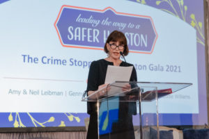 Mistress of Ceremonies Shelby Hodge (Photo by CatchlightGroup.com)