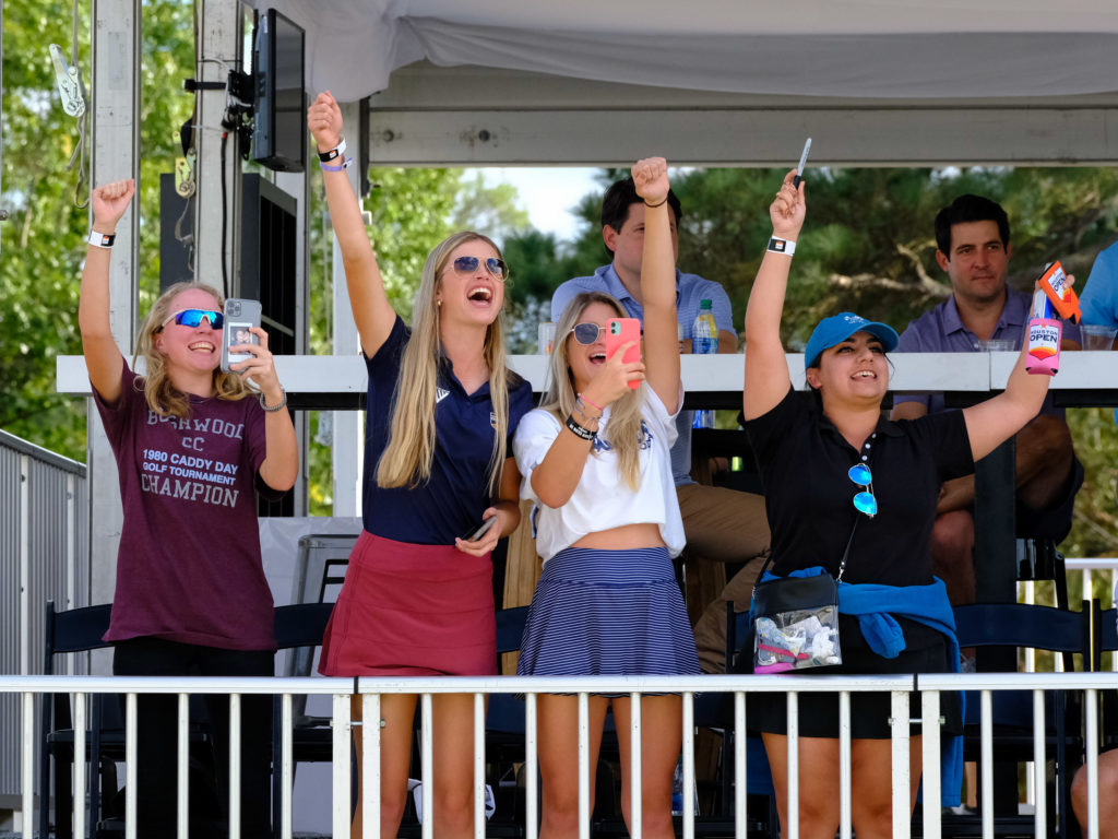 Enthusiastic fans enjoy the Houston Open. (Photo by F. Carter Smith)
