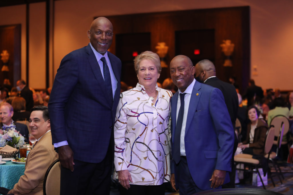 PPD.279_Clyde Drexler, Ellen Cohen, Mayor Sylvester Turner