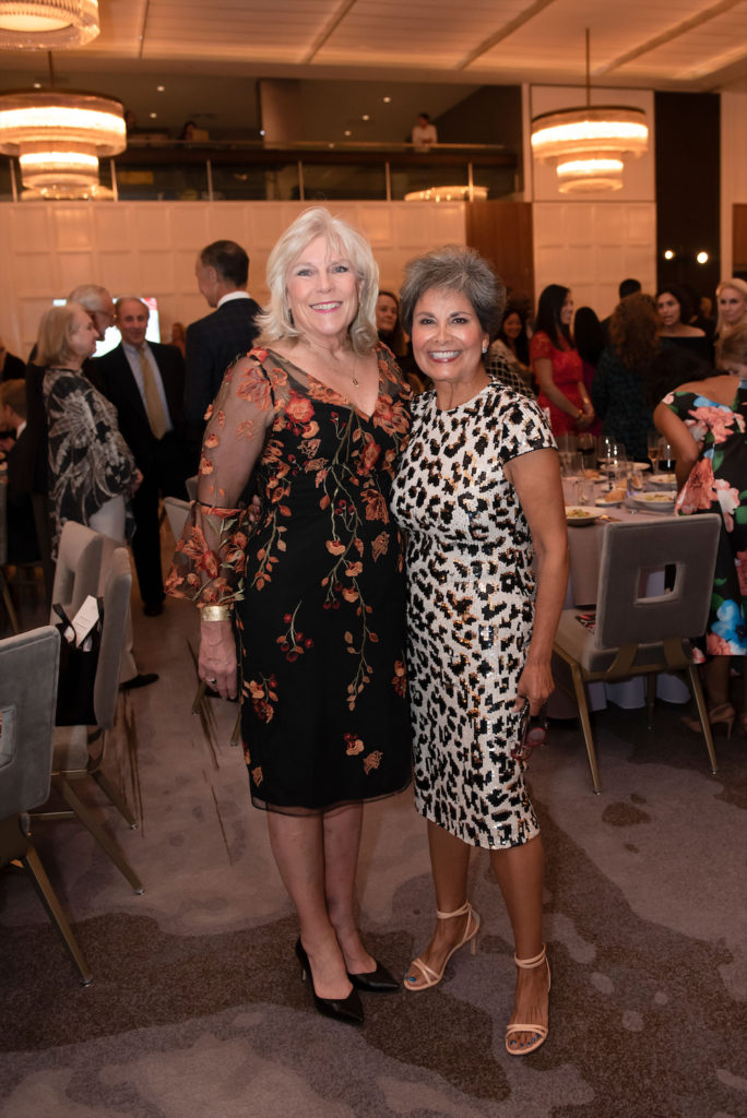Paige Flink, Gloria Campos