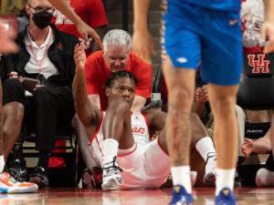 University of Houston Cougars men’s basketball team opened their 2021-2022 season with an overtime victory over the HofstraPride, complete with the presentation of a banner commemorating their trip to last season’s Final Four, Tuesday night at the Fer