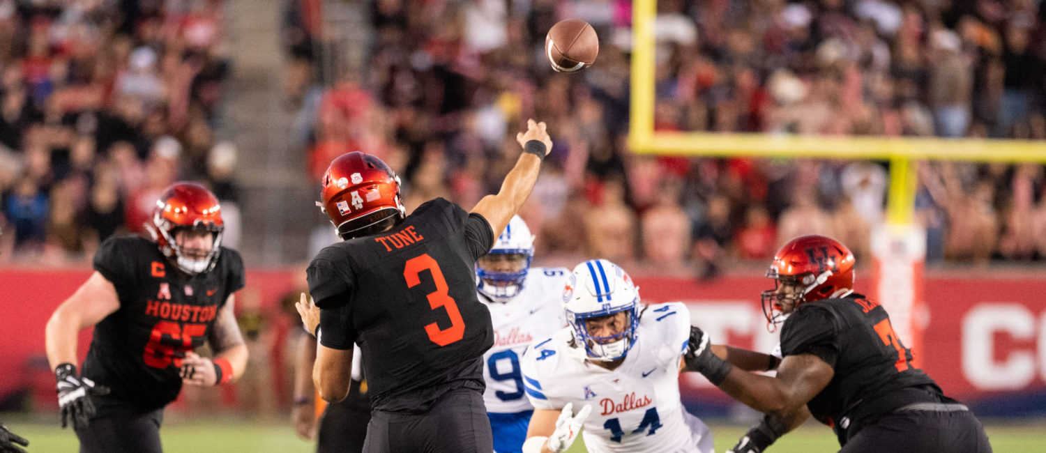 Clayton Tune The University of Houston Cougars met Southern Methodist Univesity, Saturday October 30, 2021 at TDECU Stadium
