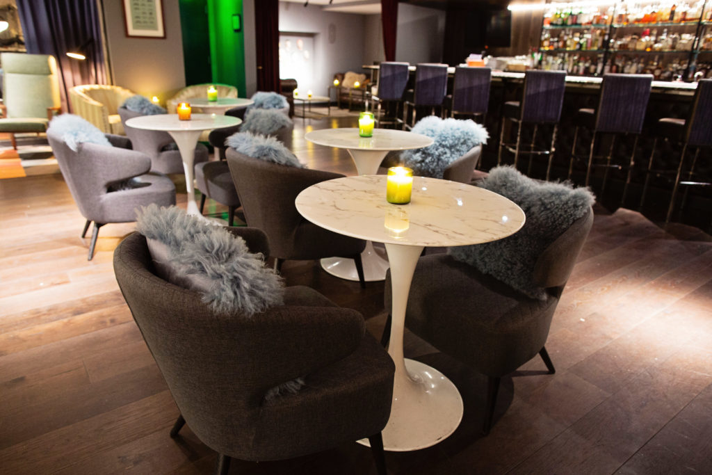 Sip a cocktail in the beautiful Bourbon and Banter cocktail bar at The Statler.