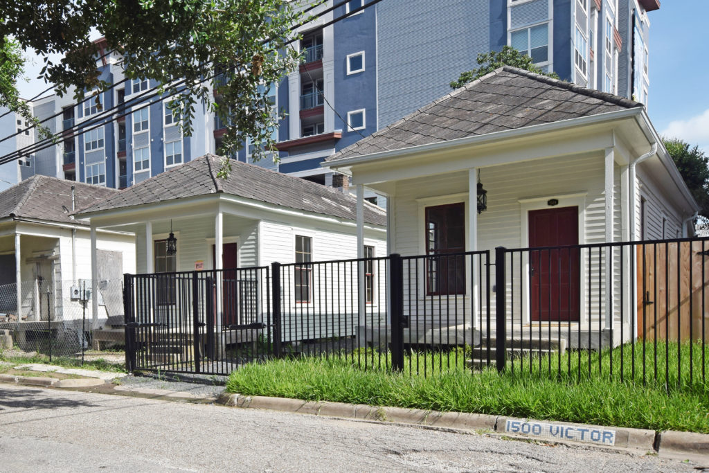 Neal & Karen Dikeman/Old Growth Ventures receive a 
Preservation Good Brick Award for rehabilitating this historic shotgun house (circa 1913) in Freedman's Town. (Photo by Karen Dikeman)