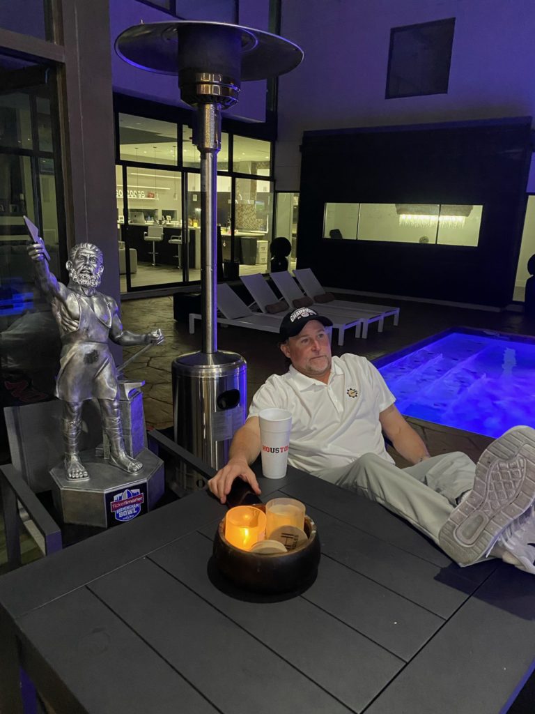 UH coach Dana Holgorsen enjoyed having the Birmingham Bowl trophy in his backyard. (@holgorsendana)