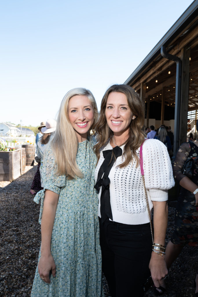 Amber Hicks, Jennifer Roane (Photo by Daniel Ortiz)